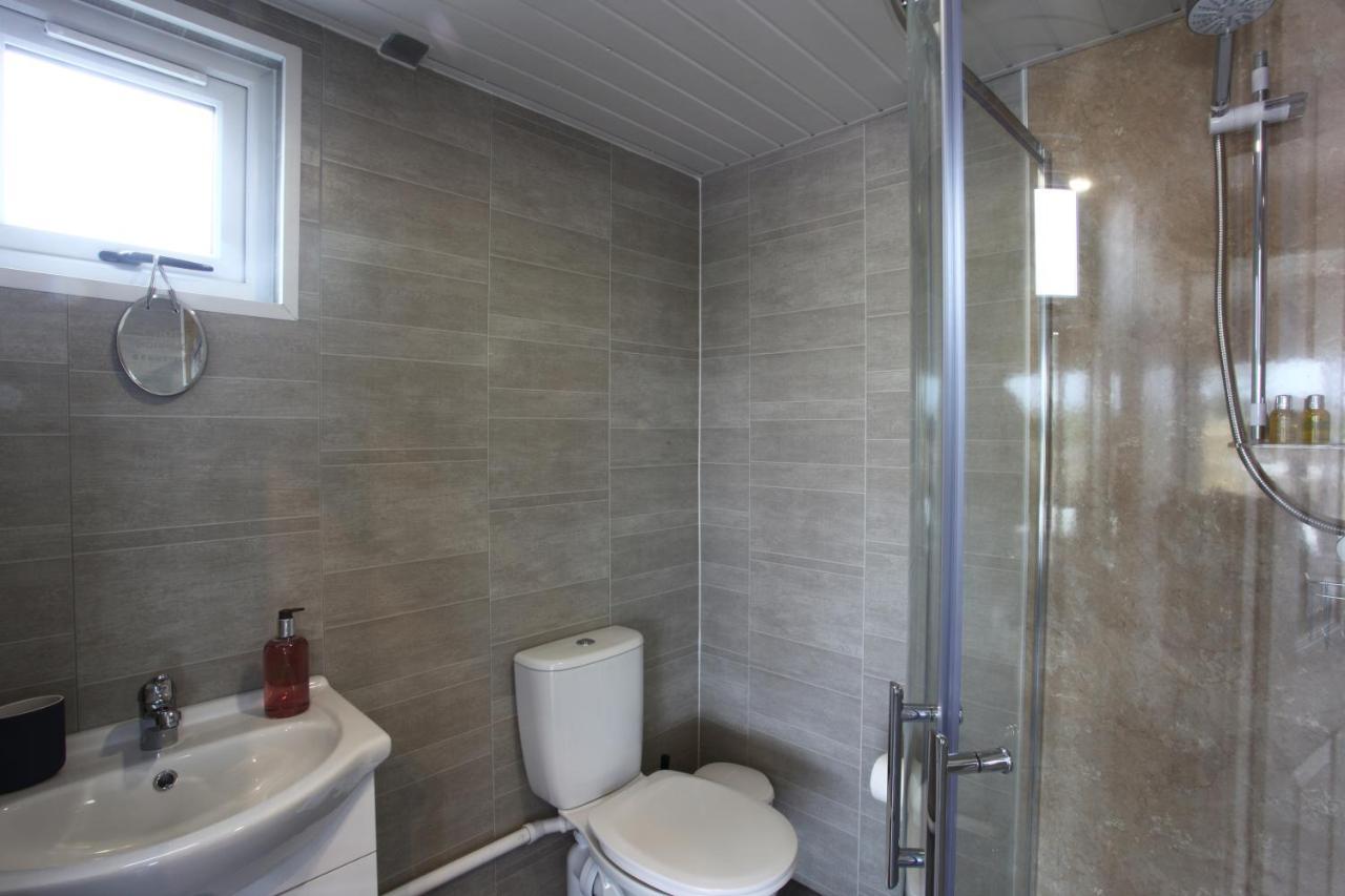 Deerfin Rentals Private Chalet With Hot Tub Ballymena Exterior photo