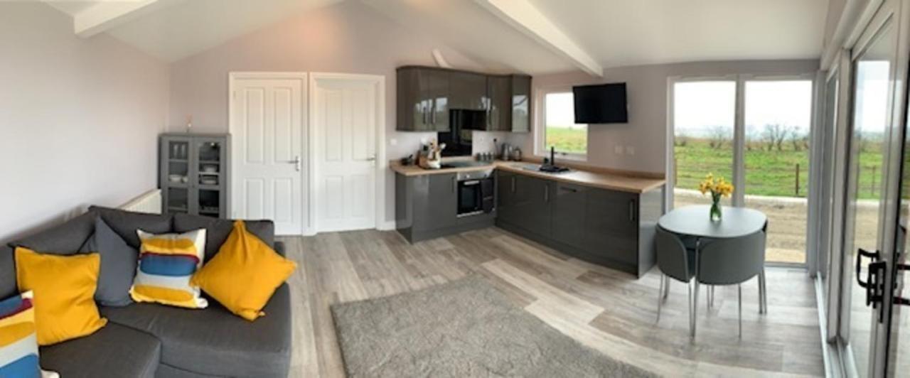 Deerfin Rentals Private Chalet With Hot Tub Ballymena Exterior photo