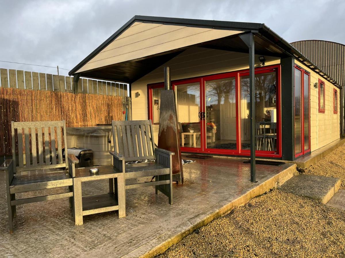 Deerfin Rentals Private Chalet With Hot Tub Ballymena Exterior photo